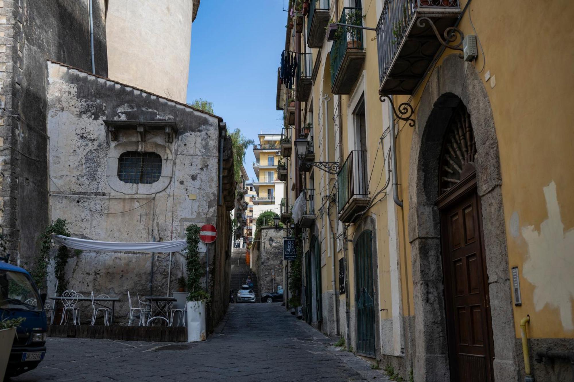 Anni Apartment Salerno Bagian luar foto
