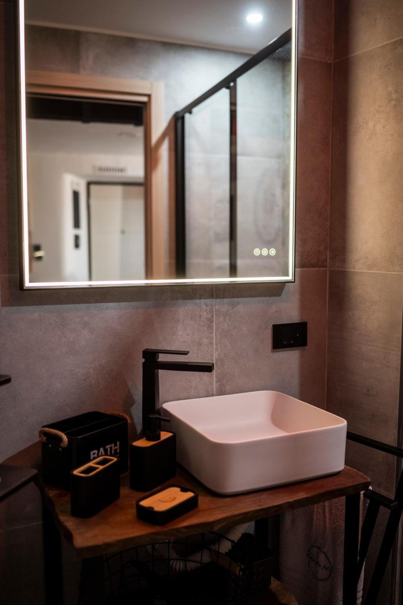 Anni Apartment Salerno Bagian luar foto