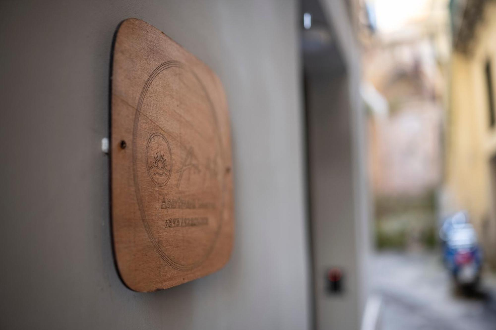 Anni Apartment Salerno Bagian luar foto